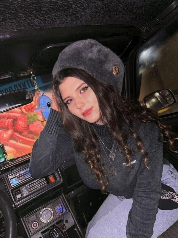 Free modestlily