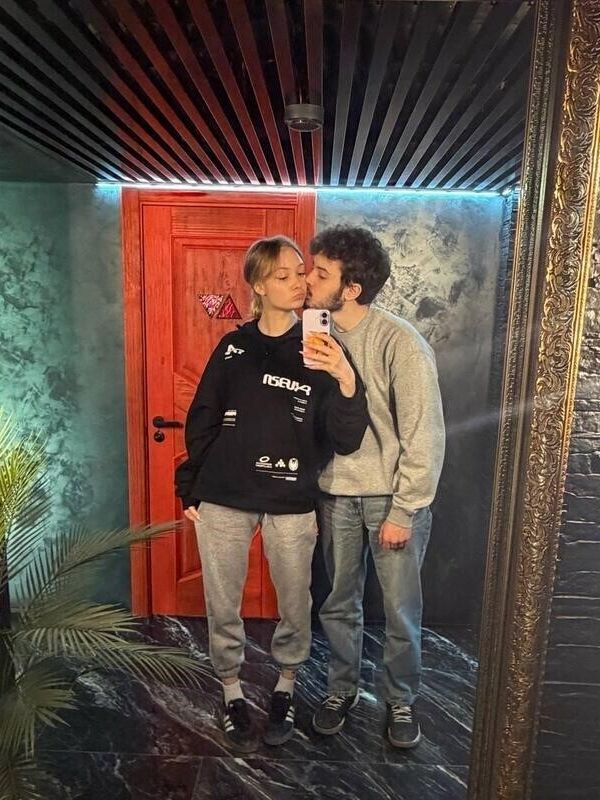 Free xoxoduo_