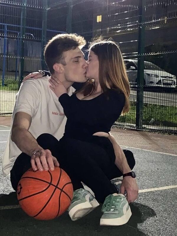 Free emiliacouple