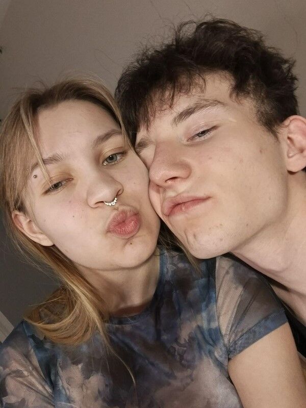 Free floracouple