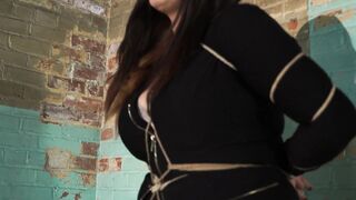2019-03-09-Riley-gets-cuffed-and-roped