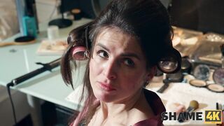 2025-01-27-1085-better_side_of_the_door-sd