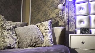 2018-01-19-130172-i-kissed-a-girl-and-i-liked-it-08-scene-2-540