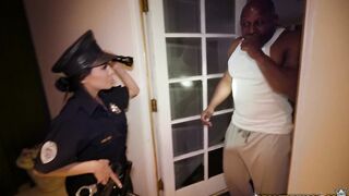 2018-07-06-2936631-bad-cop-black-cock_720