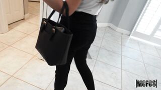 2026-01-01-11446661-open-blouse-open-house_720