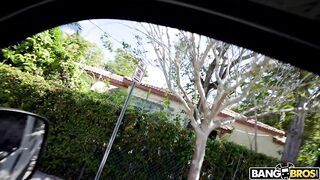 2022-03-30-8918571-banging-in-the-bus_720