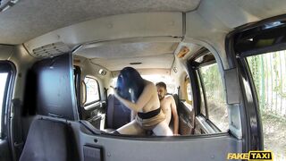 2016-05-26-4074571-horny-couple-have-random-sex_720