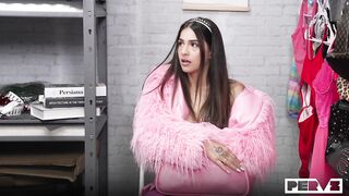 2025-10-11-31130-sofie_reyez_720