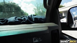 2021-10-20-8899801-bang-bus-strip-club_720