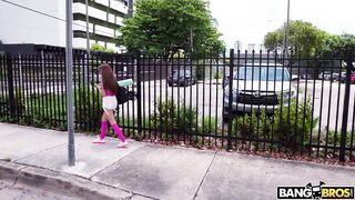 2021-06-09-8939731-pink-yoga-girl_720