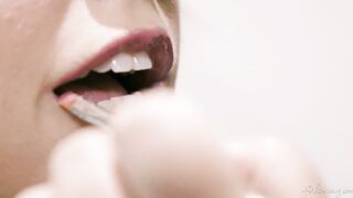 2019-11-17-166829-we-like-girls-syren-dee-540