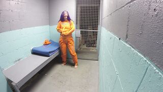 2019-03-16-Fayth-locked-in-jacket-chair-and-cell