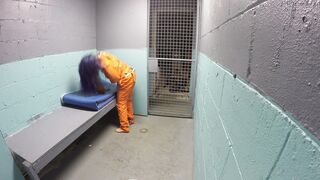 2019-03-16-Fayth-locked-in-jacket-chair-and-cell