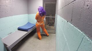 2019-03-16-Fayth-locked-in-jacket-chair-and-cell