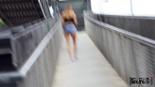 2019-12-22-4408636-twerking-with-gala_720