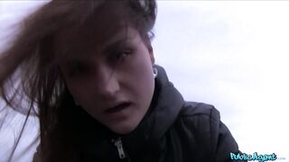 2016-04-06-4070011-hot-chick-takes-cash-for-sex_720