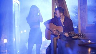 2019-09-16-4394391-sexy-private-dance-for-boyfriend_720