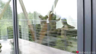 2019-07-07-4360692-pretty-playful-pussy-licking-trio_720