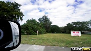 2021-01-27-8862321-waitress-gets-huge-tip-on-the-bus_720