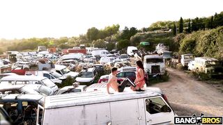 2021-01-01-8862631-fuckin-in-the-junkyard_720