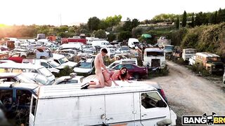 2021-01-01-8862631-fuckin-in-the-junkyard_720