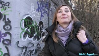 2016-03-04-4066991-sales-lady-has-sex-in-a-forest_720