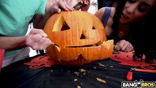 2020-10-30-8864071-swalloween-treat_720