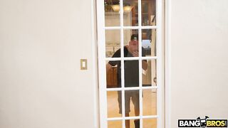 2021-03-16-8920531-flexible-pussy_720