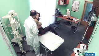 2016-04-29-4086011-big-tits-babe-has-a-back-problem_720