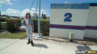 2021-04-14-8940471-fake-money-for-real-anal_720