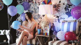 2019-08-02-4361496-lonely-party-girl_720