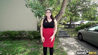 2020-12-23-8862771-gold-digger-hops-in-the-bus_720