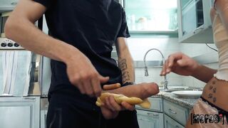 2019-06-12-4358240-sausage-for-two_720