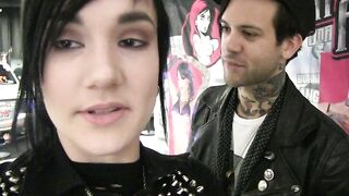 2019-04-30-146724-tattooed-lesbians-540