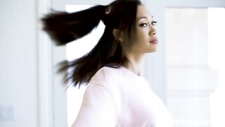 2021-10-17-17860-madi_lane_720