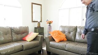 2017-11-29-128939-neighborhood-swingers-20-scene-3-540