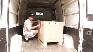 2017-04-17-142126-teen-morgan-fucks-her-way-out-of-a-crate-720