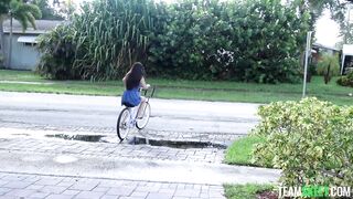 2021-10-10-17757-mina_moon_720