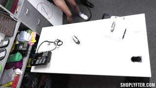 2021-09-22-17641-penelope_woods_720