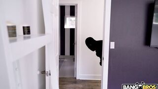 2020-05-03-8901231-kiras-sex-fantasy-comes-true_720