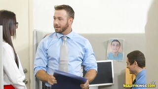 2016-12-22-11096-bosses-daughter_720