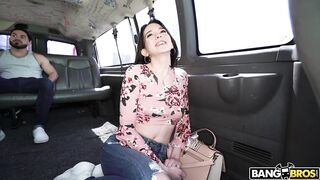 2020-04-22-8923941-teen-cheats-on-her-bf-for-cash_720