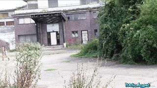 2015-09-25-4069251-brunette-having-outdoors-sex-in-the-bushes_720