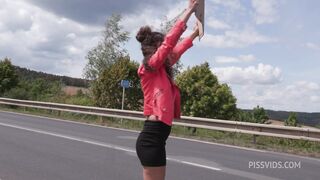 2025-03-20-2723210-reload-hitch-hiking-lady-ana-7o