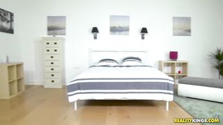 2016-10-19-11004-bang-it-hard_720