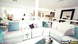 2020-01-14-8924281-one-of-two-dirty-maids-gets-fucked_720