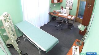 2015-10-23-4084851-russian-chick-gives-doctor-a-sexual-favour_720