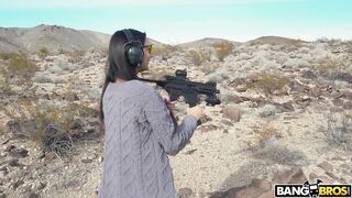 2019-08-02-8892121-shooting-with-sexy-eliza-ibarra_720