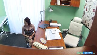 2015-05-26-4085731-busty-beauty-needs-doctor-to-keep-her-contraceptive-prescription-secret_720