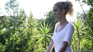 2016-11-19-121047-giving-wood-to-monique-540